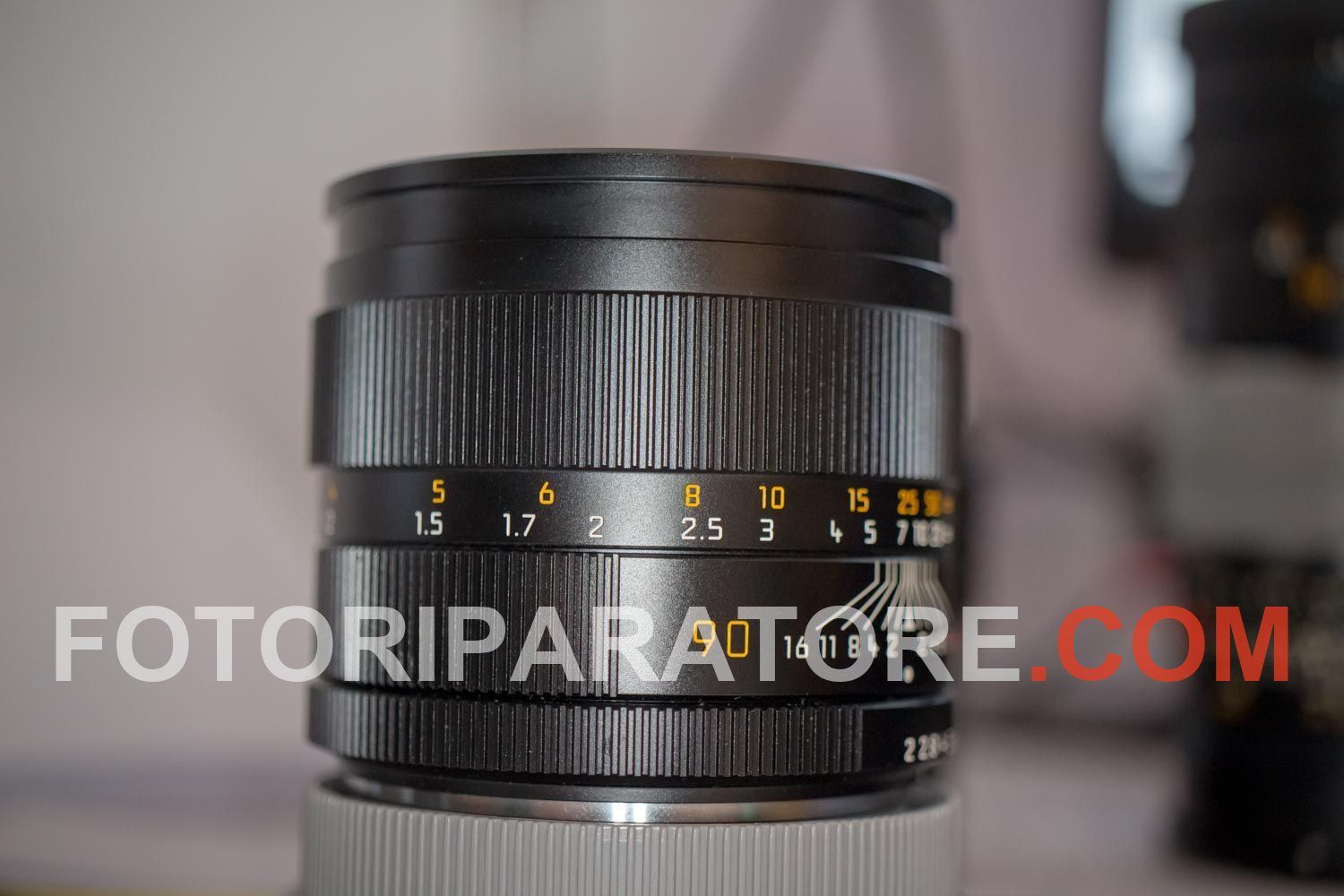 Leica R 90mm 2.0 muffe e polvere interna: pulizia e passaggio camera UV