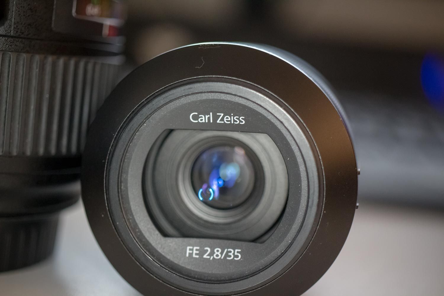 Carl Zeiss Planar 35mm F2 T Contax G: polvere interna e puntinatura