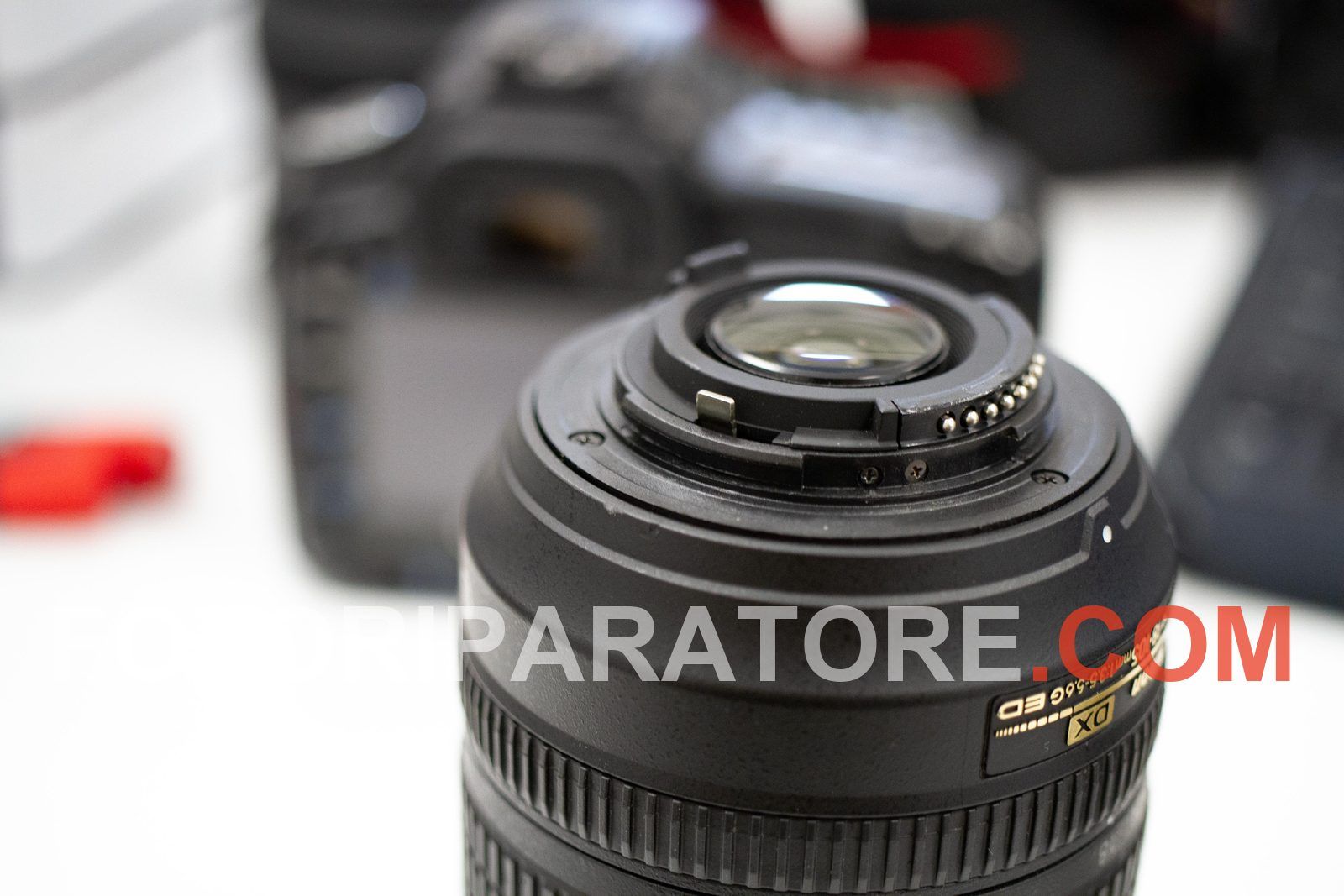 Nikon 18-105mm VR: baionetta rotta — sostituzione attacco