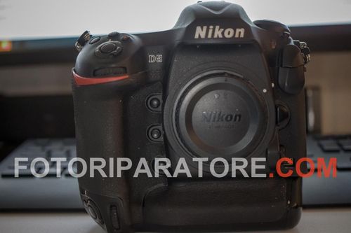 Nikon D5 gomme rovinate e sensore sporco: sostituzione kit gomme completo e pulizia sensore