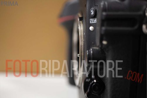 Nikon D800 Autofocus non funzionante – Sostituzione MirrorBox